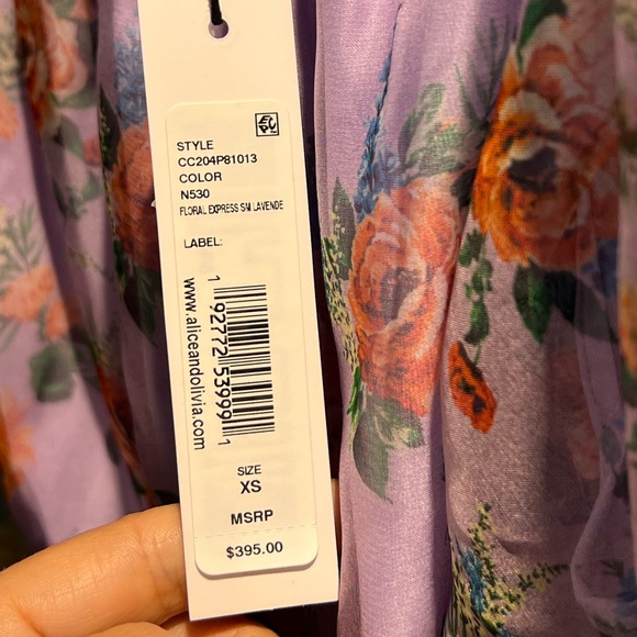 ALICE + OLIVIA**Caprina Floral Silk Blouse**Sm. $395 - Picture 11 of 12